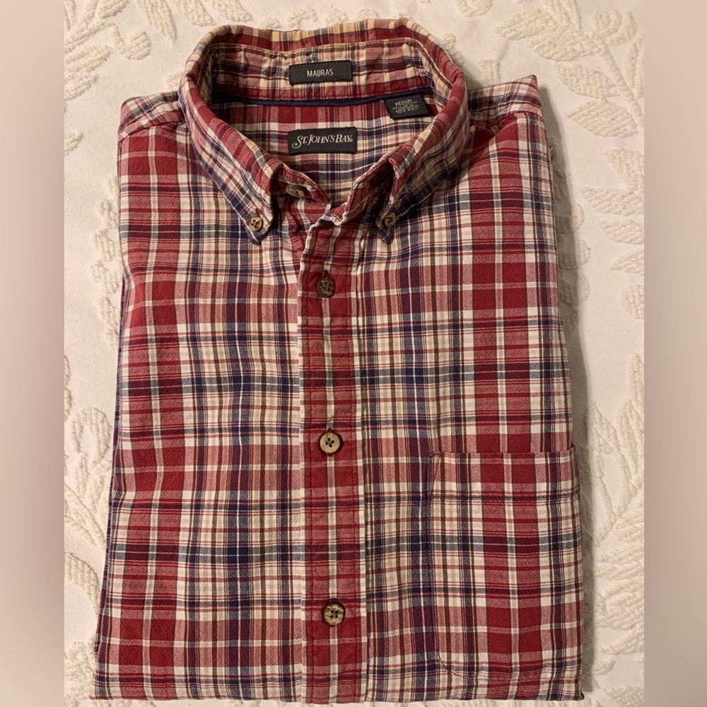 St. John’s Bay short sleeve men’s shirt size M